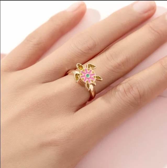 The Isabella - Adorable Turtle Spinning Ring