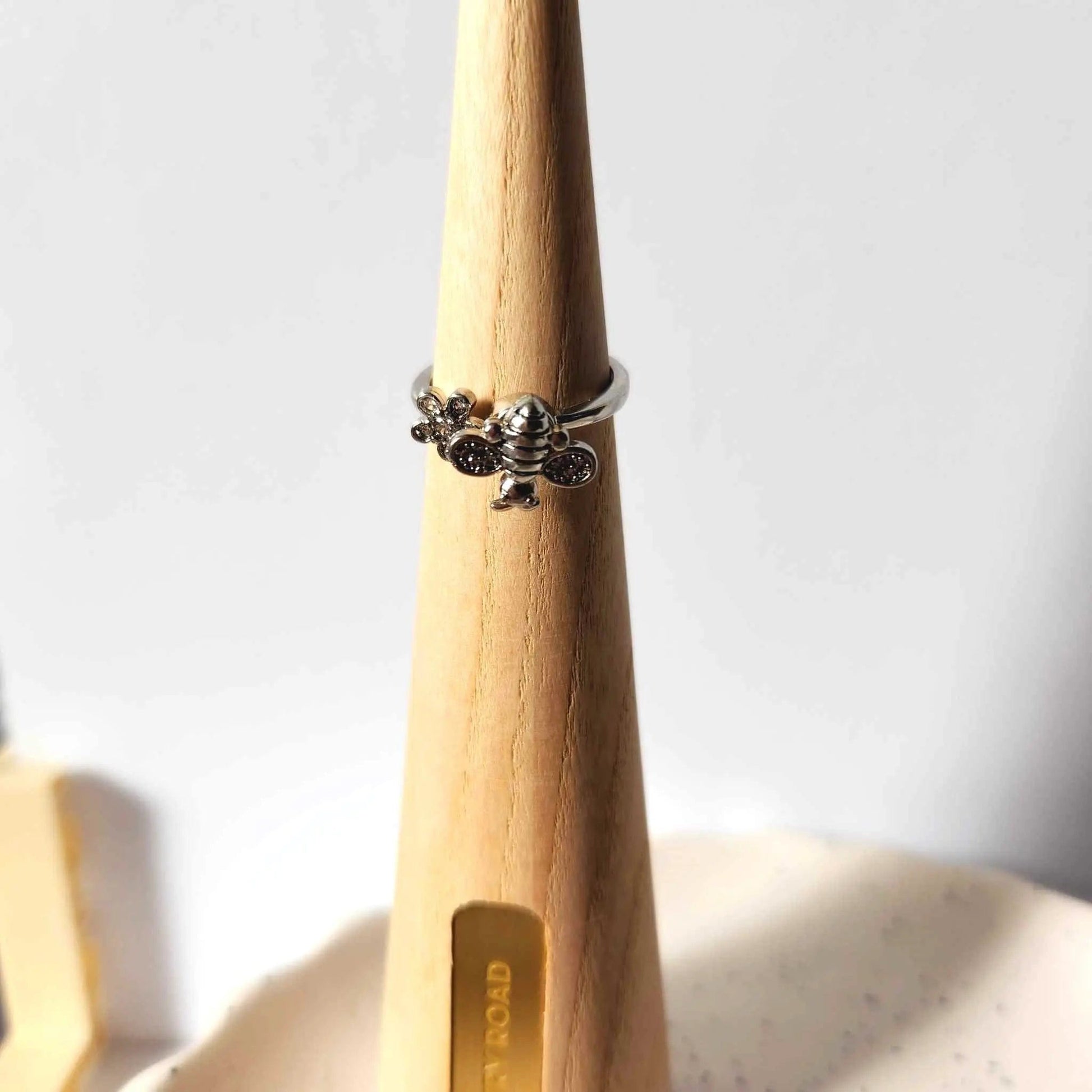 Single Flower Bumble Bee Spinning Ring - Fidget Anxiety Ring - Mindful Rings