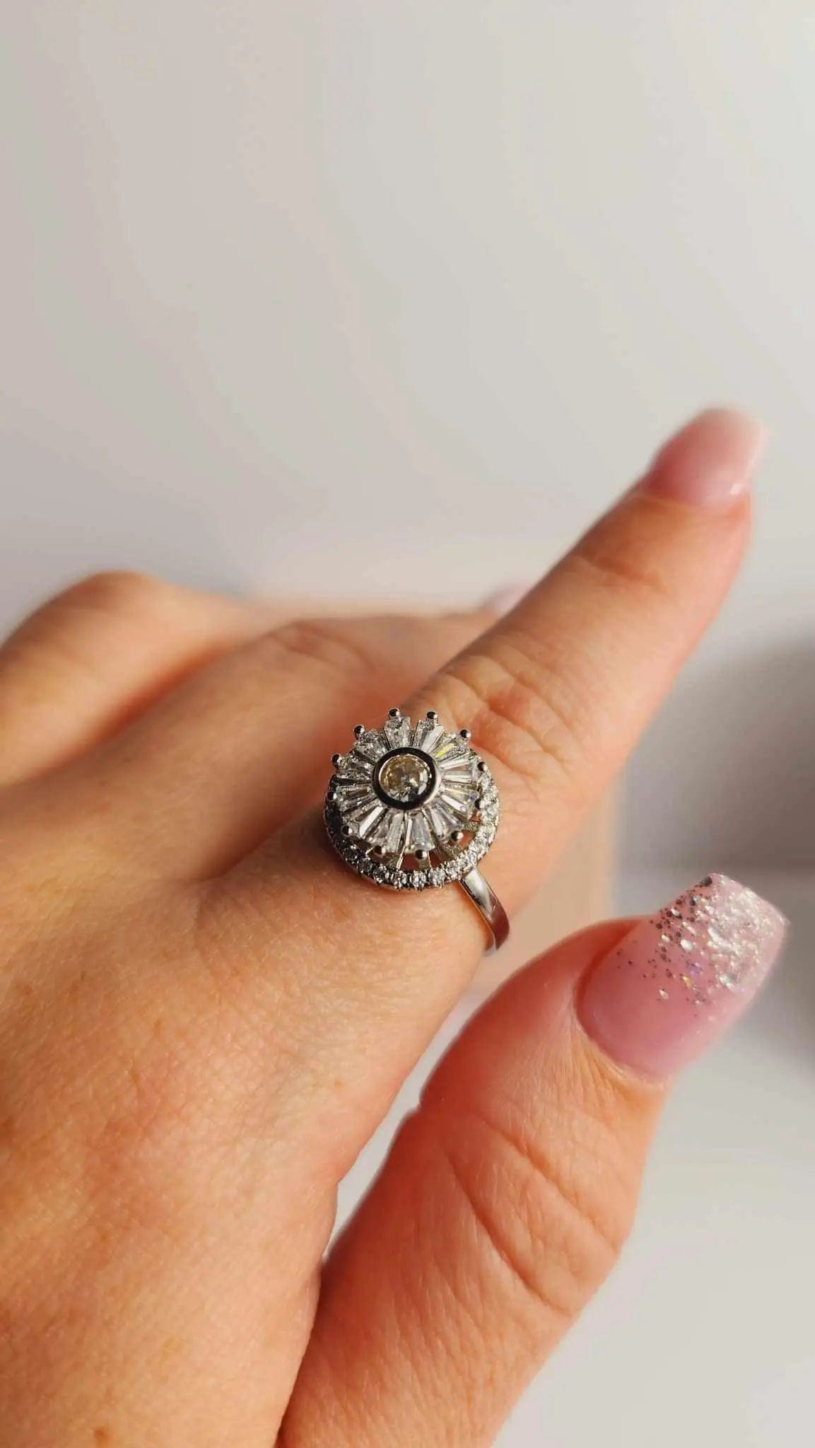 The Clarity Collection - Large Sunflower Silver Fidget Spinner Ring - Mindful Rings